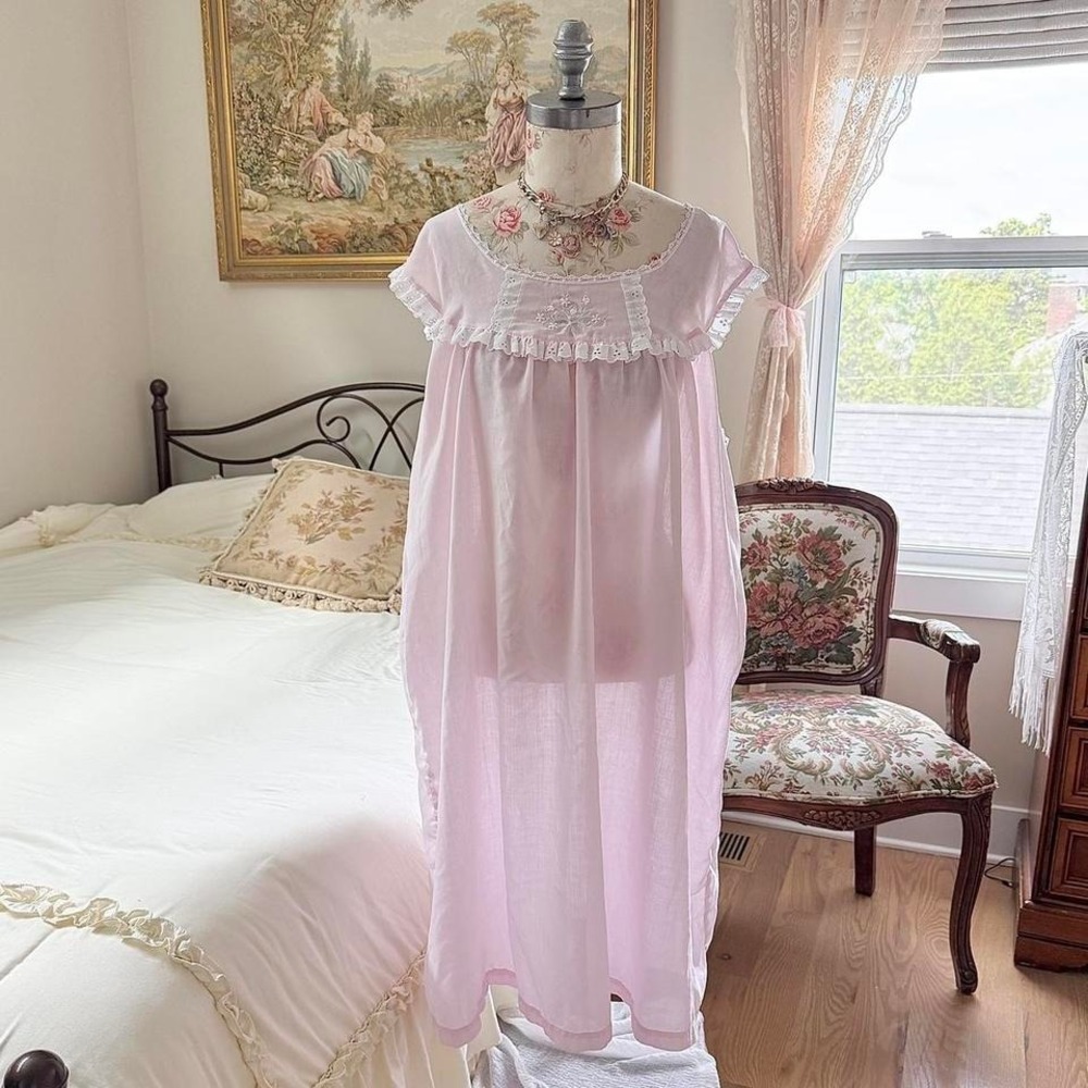 70s pink embroidered nightgown Lady Manhattan size 2x